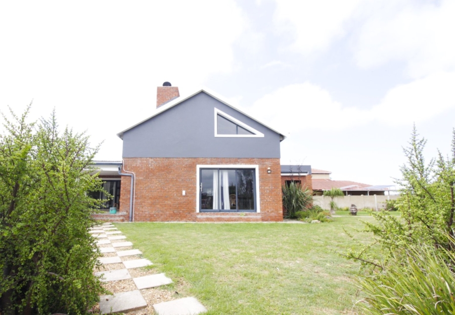 5 Bedroom Property for Sale in Noorsekloof Eastern Cape